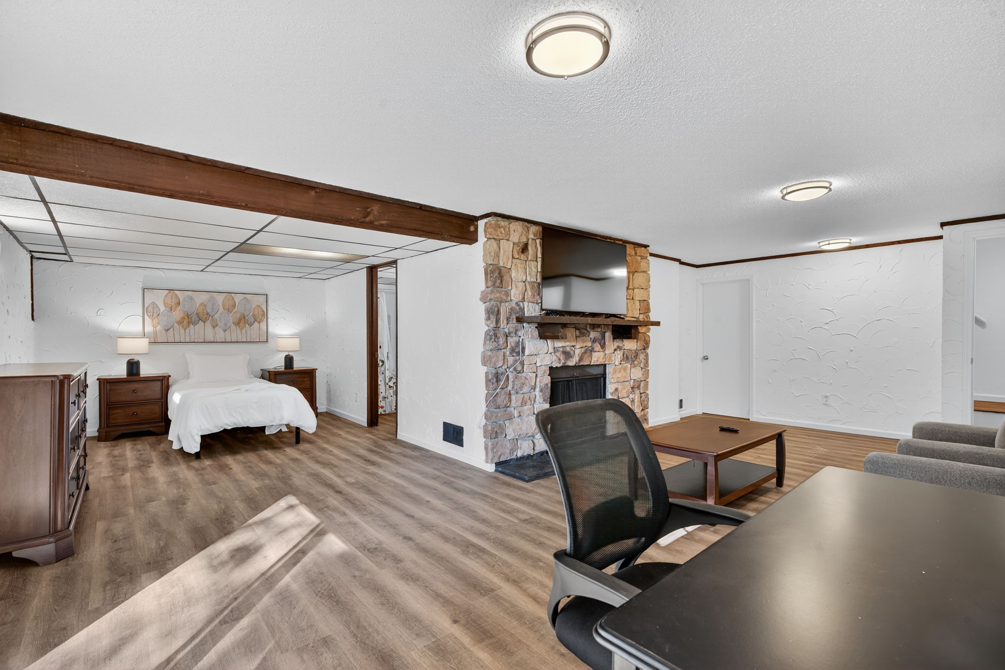 5 Bedrooms Bedrooms, ,3 BathroomsBathrooms,Woodford Rentals,For Rent,1386