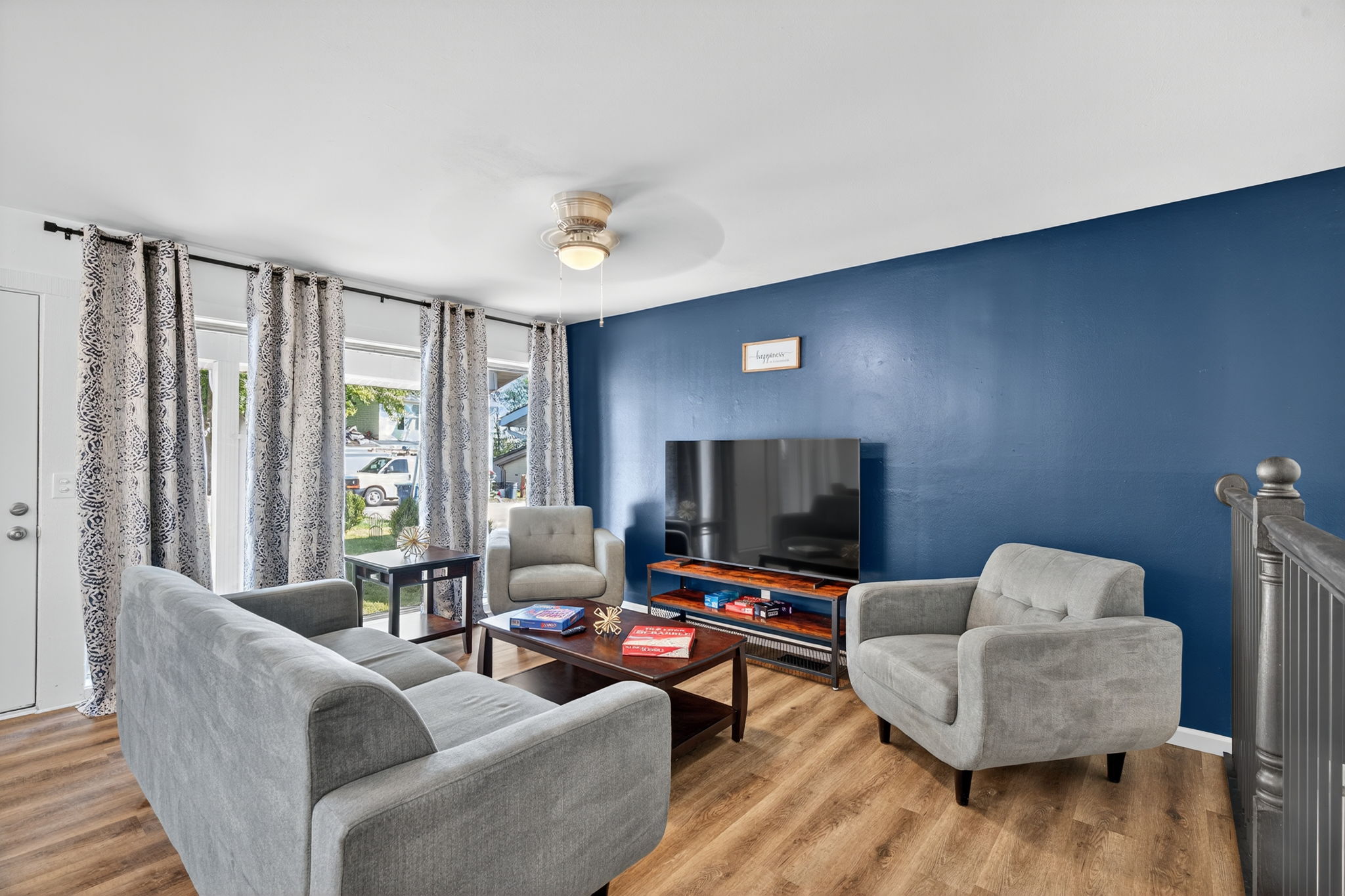 5 Bedrooms Bedrooms, ,3 BathroomsBathrooms,Woodford Rentals,For Rent,1386