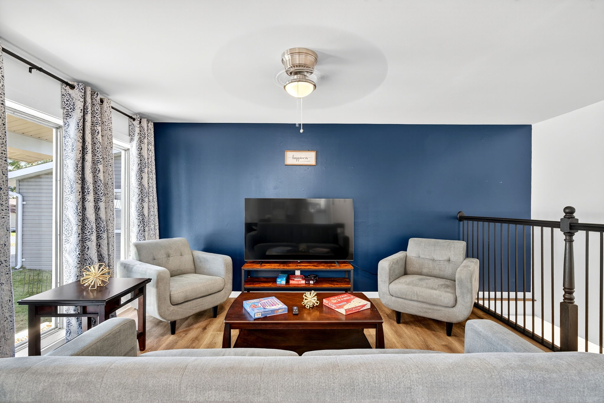 5 Bedrooms Bedrooms, ,3 BathroomsBathrooms,Woodford Rentals,For Rent,1386