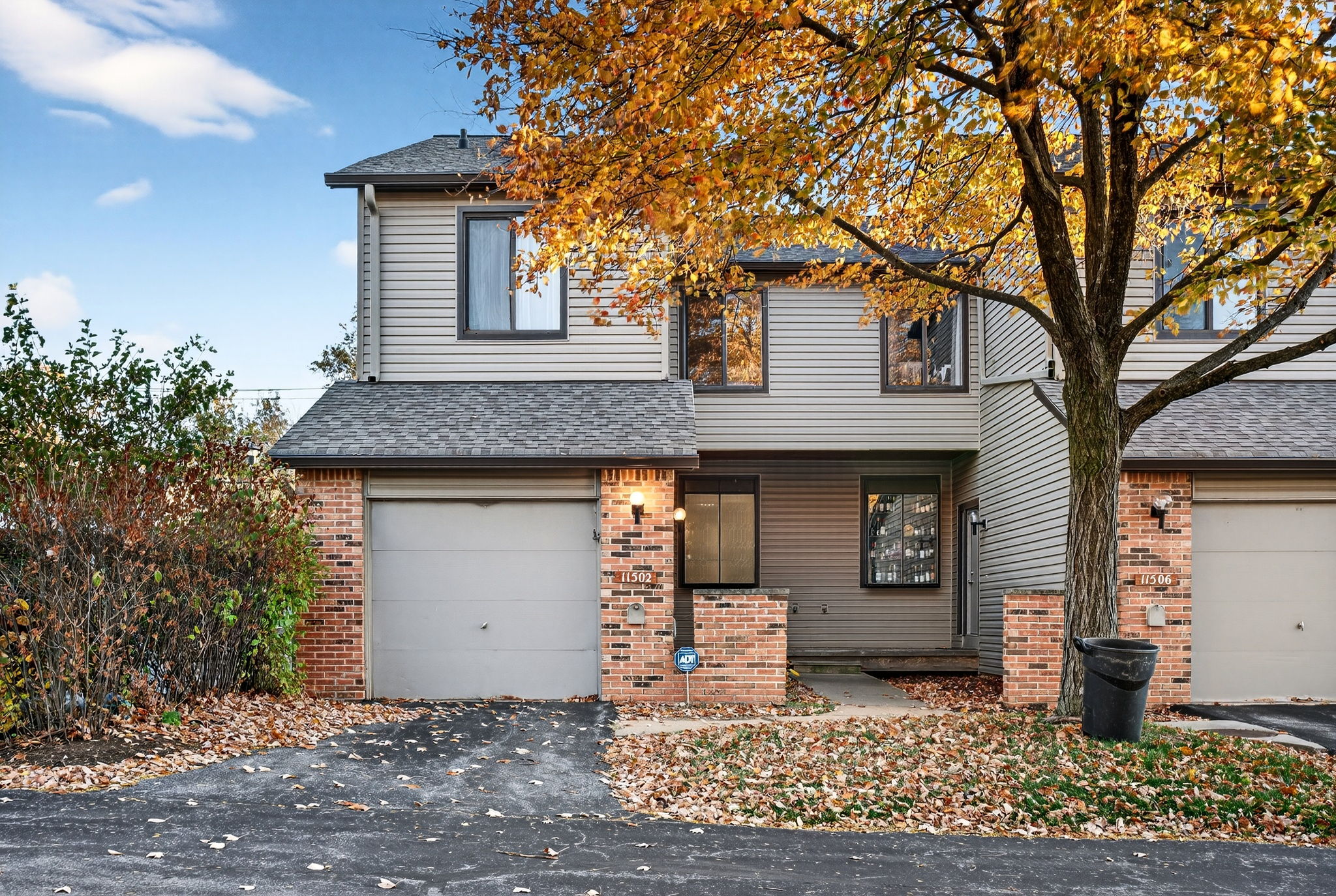 4 Bedrooms Bedrooms, ,2.5 BathroomsBathrooms,Woodford Rentals,For Rent,1387