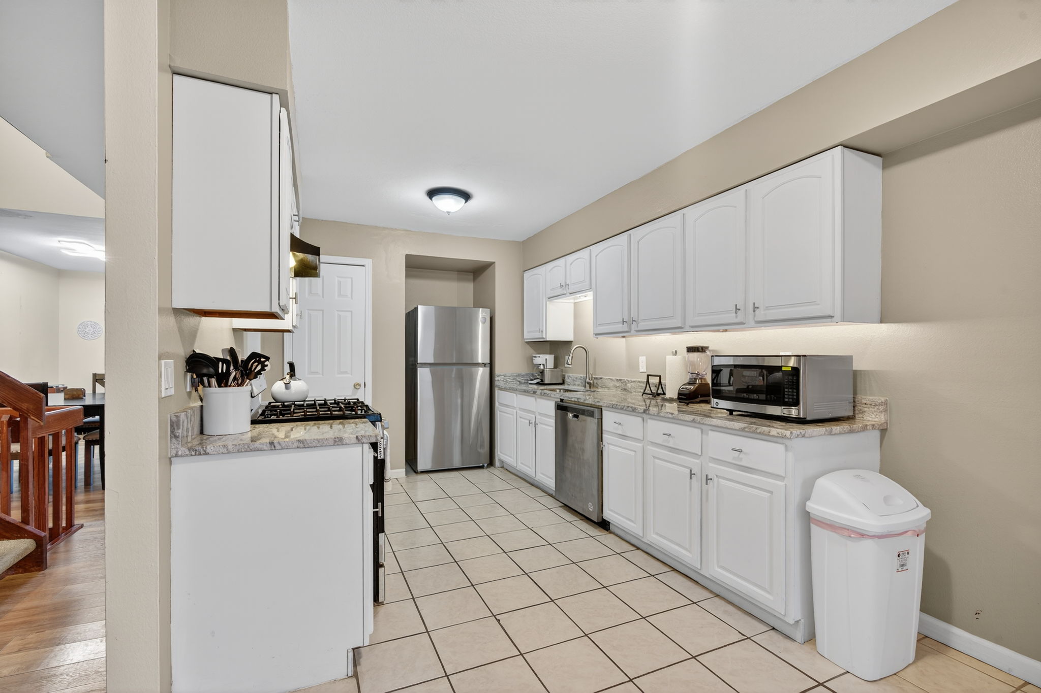 4 Bedrooms Bedrooms, ,2.5 BathroomsBathrooms,Woodford Rentals,For Rent,1387