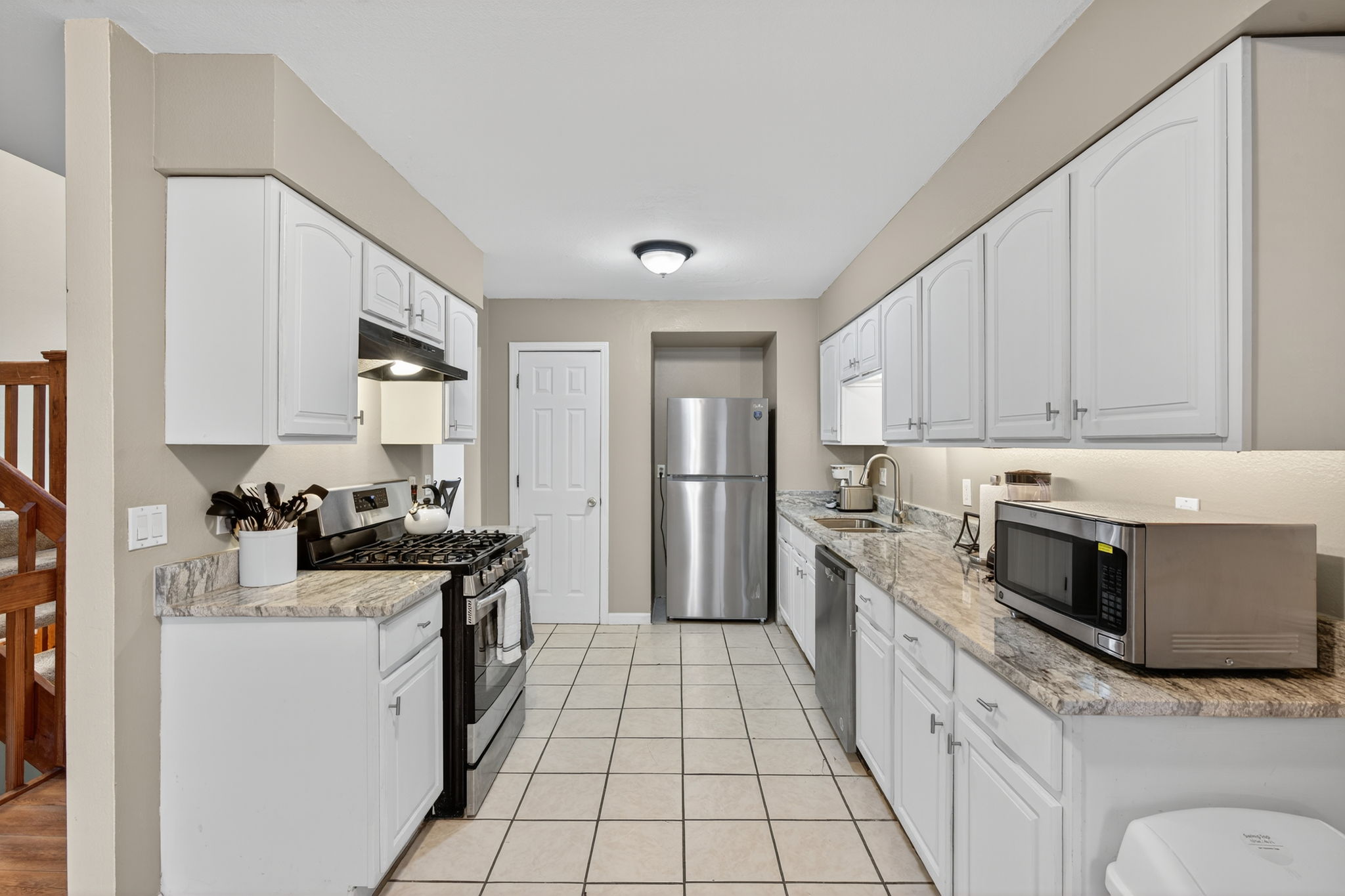 4 Bedrooms Bedrooms, ,2.5 BathroomsBathrooms,Woodford Rentals,For Rent,1387