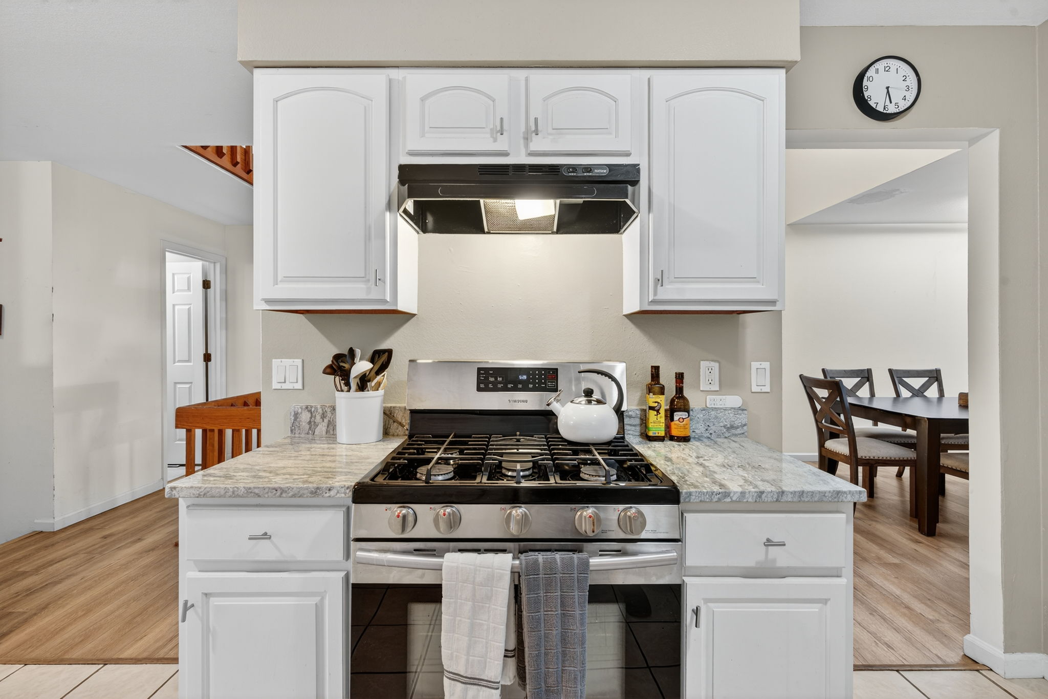 4 Bedrooms Bedrooms, ,2.5 BathroomsBathrooms,Woodford Rentals,For Rent,1387