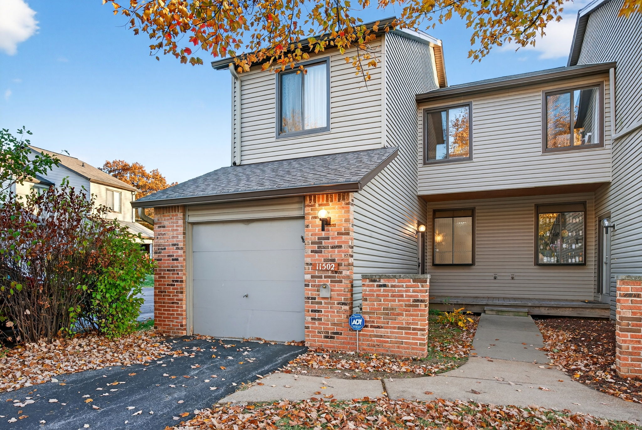 4 Bedrooms Bedrooms, ,2.5 BathroomsBathrooms,Woodford Rentals,For Rent,1387