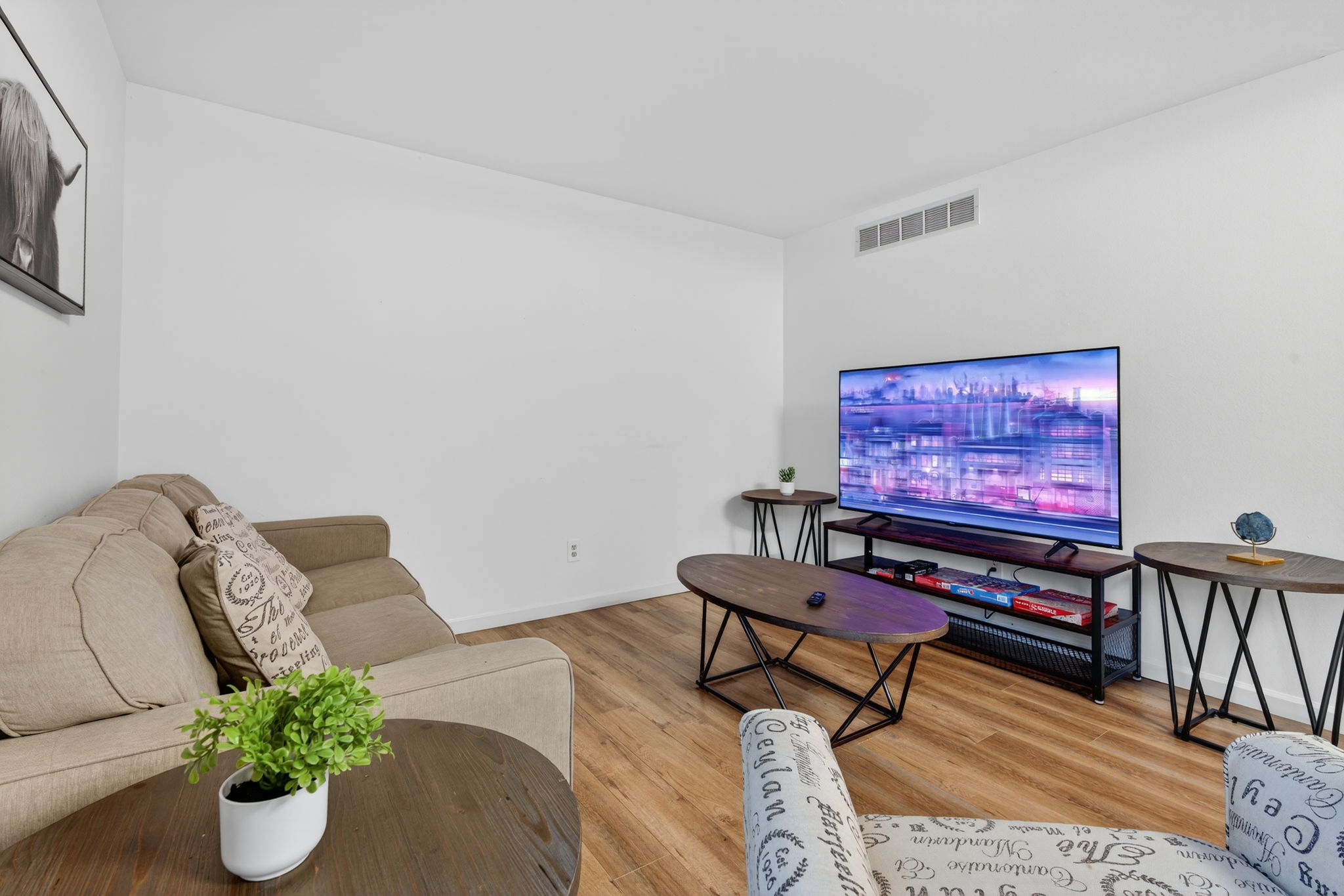 4 Bedrooms Bedrooms, ,2.5 BathroomsBathrooms,Woodford Rentals,For Rent,1387