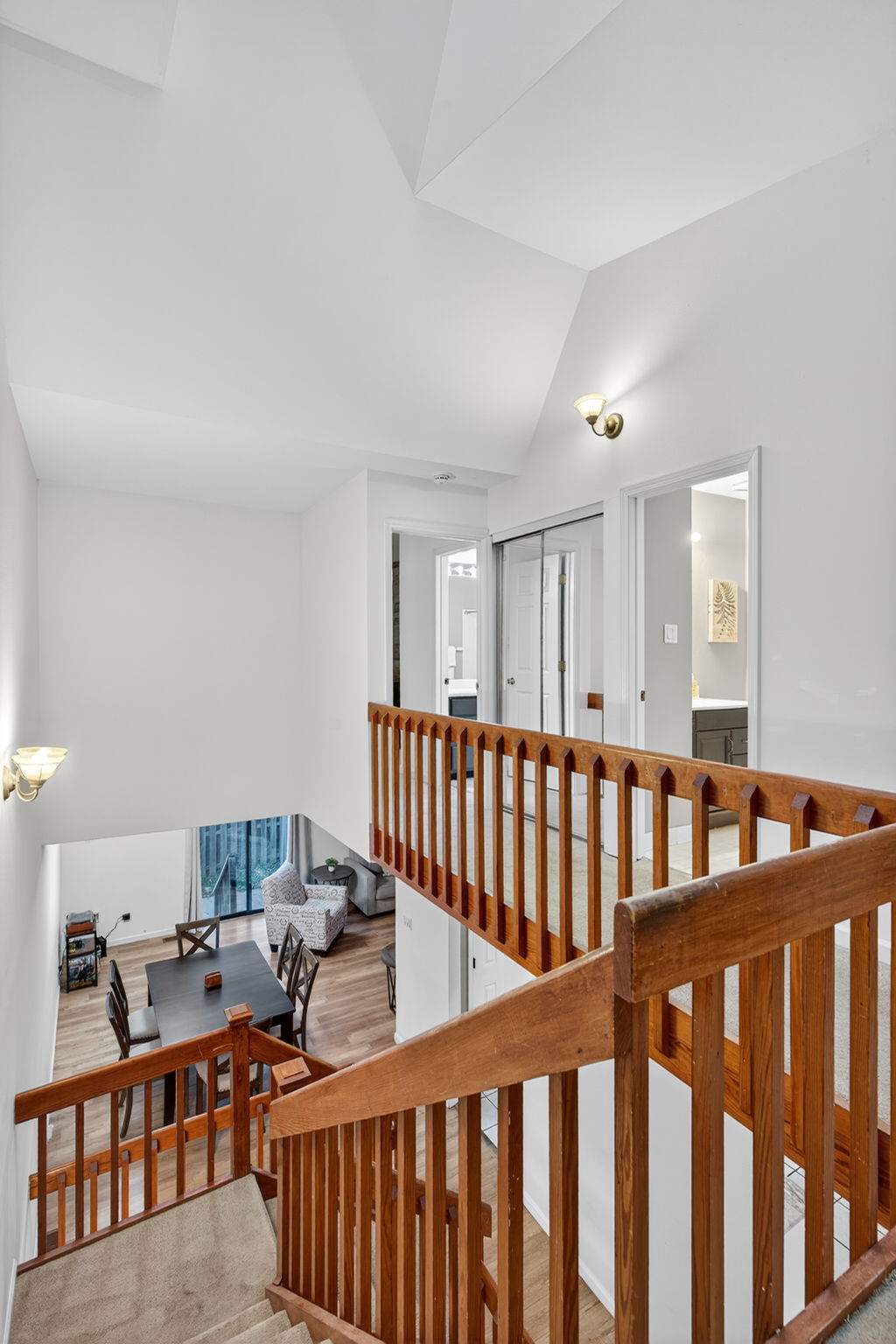 4 Bedrooms Bedrooms, ,2.5 BathroomsBathrooms,Woodford Rentals,For Rent,1387