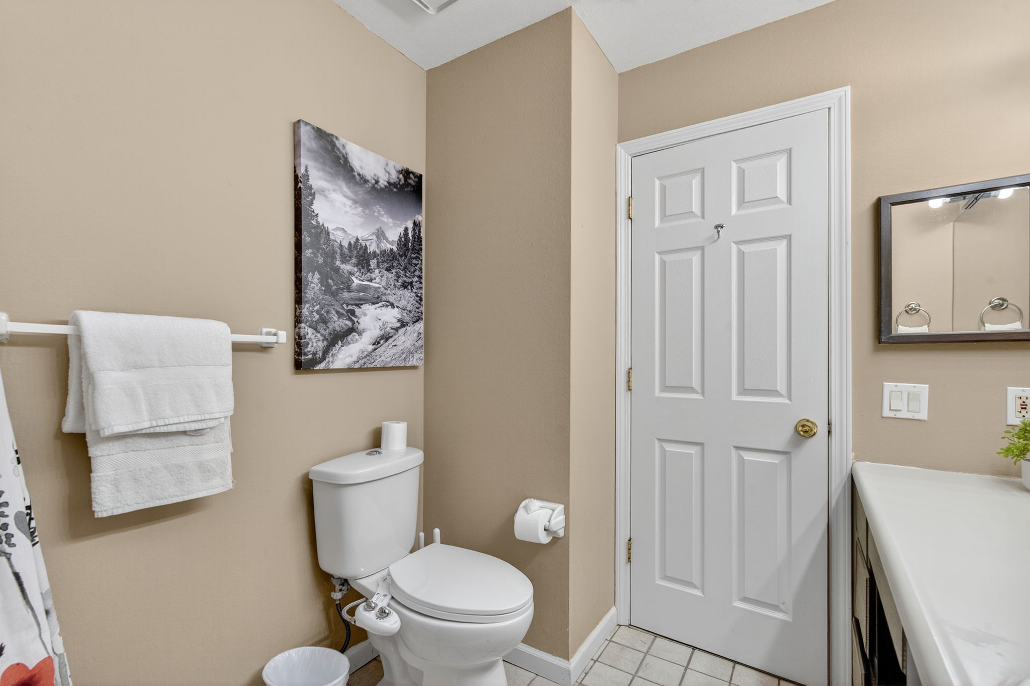 4 Bedrooms Bedrooms, ,2.5 BathroomsBathrooms,Woodford Rentals,For Rent,1387