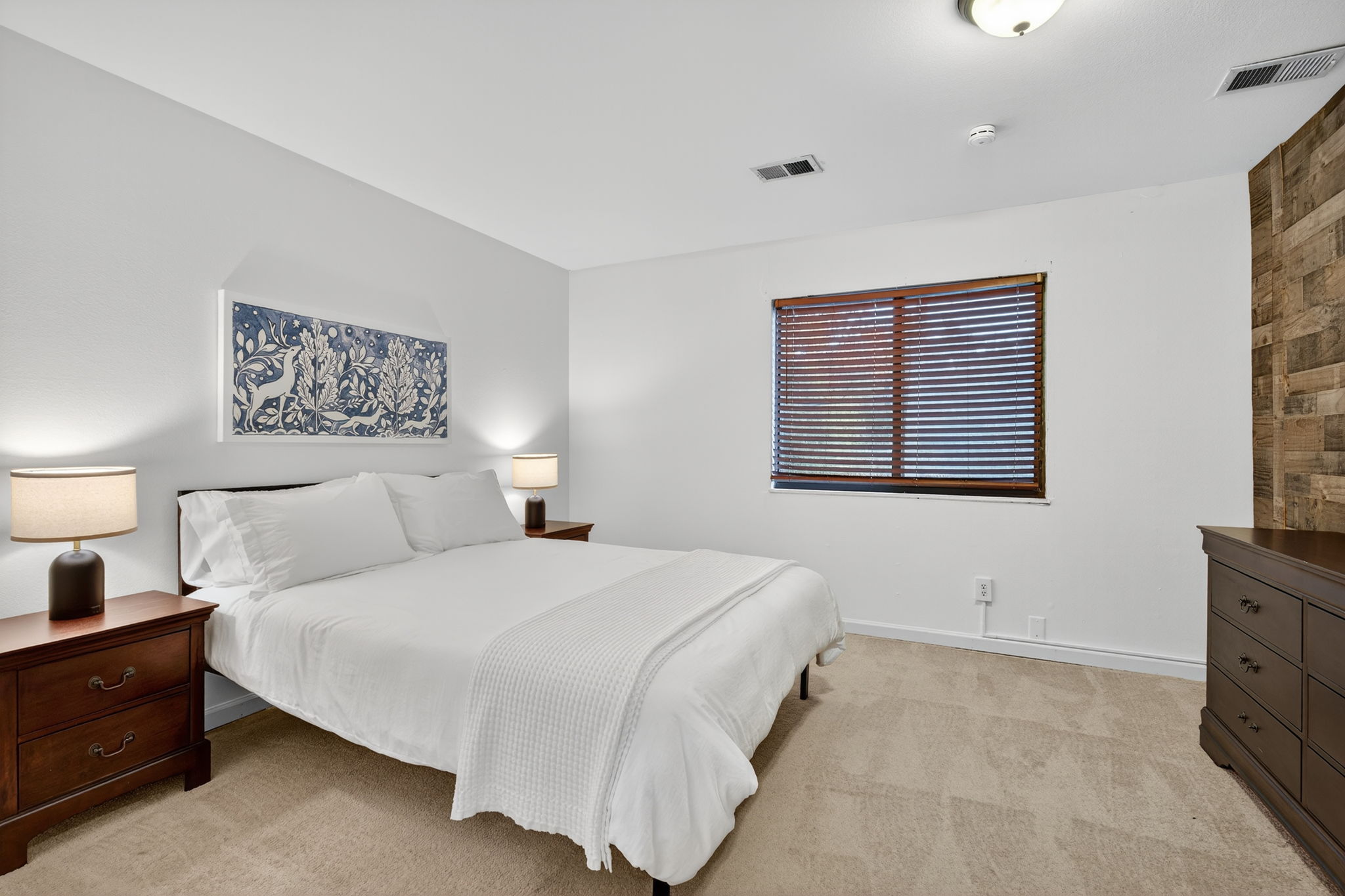 4 Bedrooms Bedrooms, ,2.5 BathroomsBathrooms,Woodford Rentals,For Rent,1387