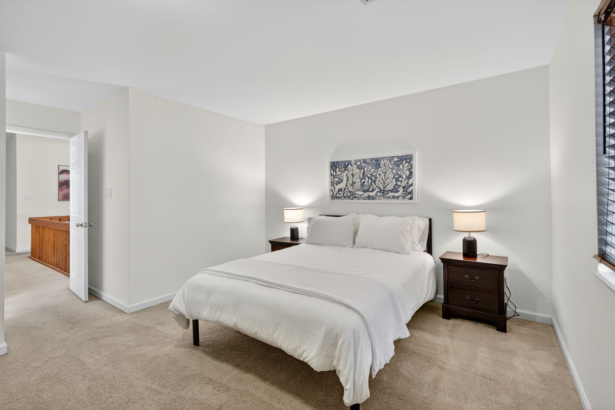 4 Bedrooms Bedrooms, ,2.5 BathroomsBathrooms,Woodford Rentals,For Rent,1387