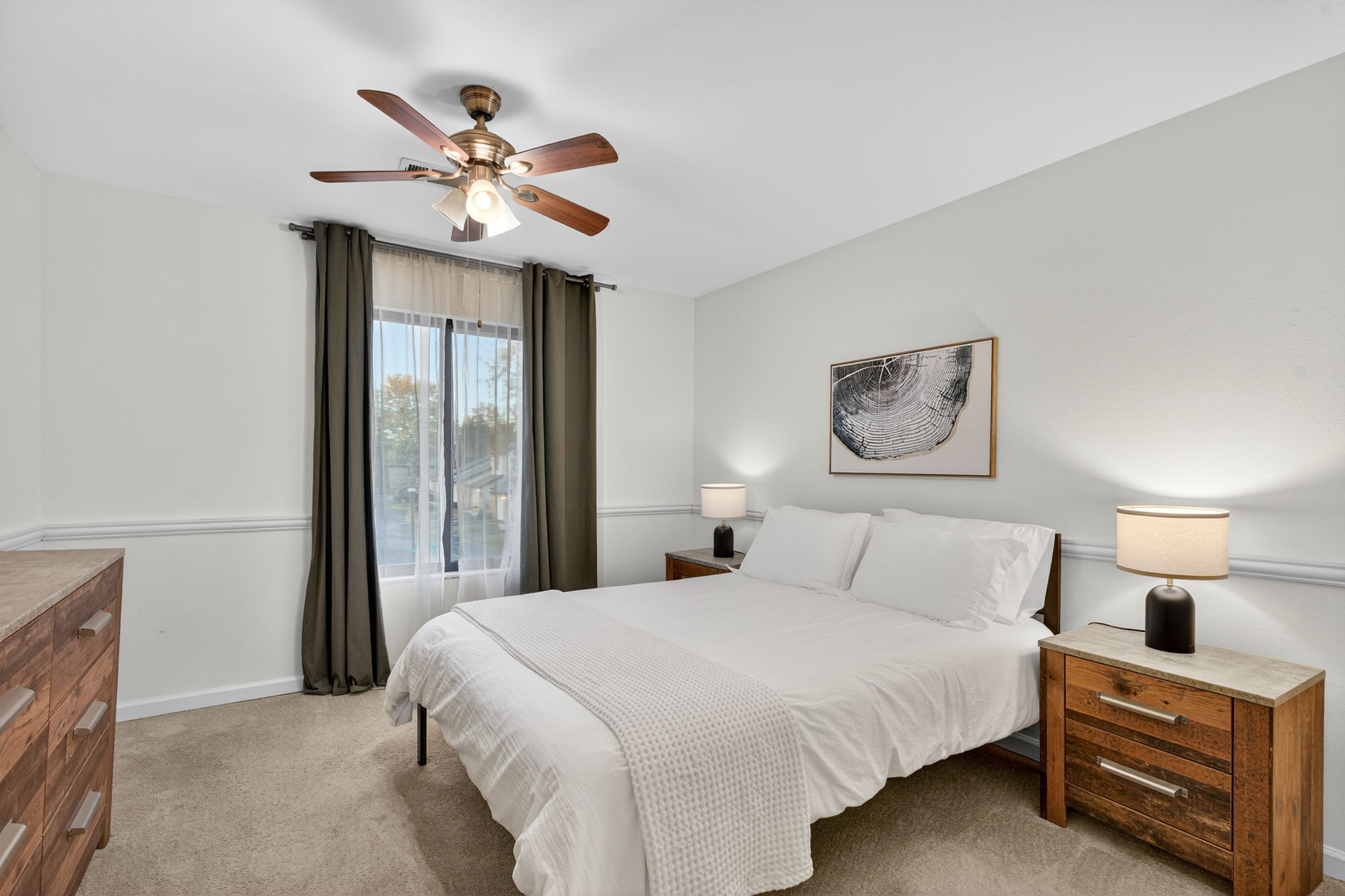 4 Bedrooms Bedrooms, ,2.5 BathroomsBathrooms,Woodford Rentals,For Rent,1387