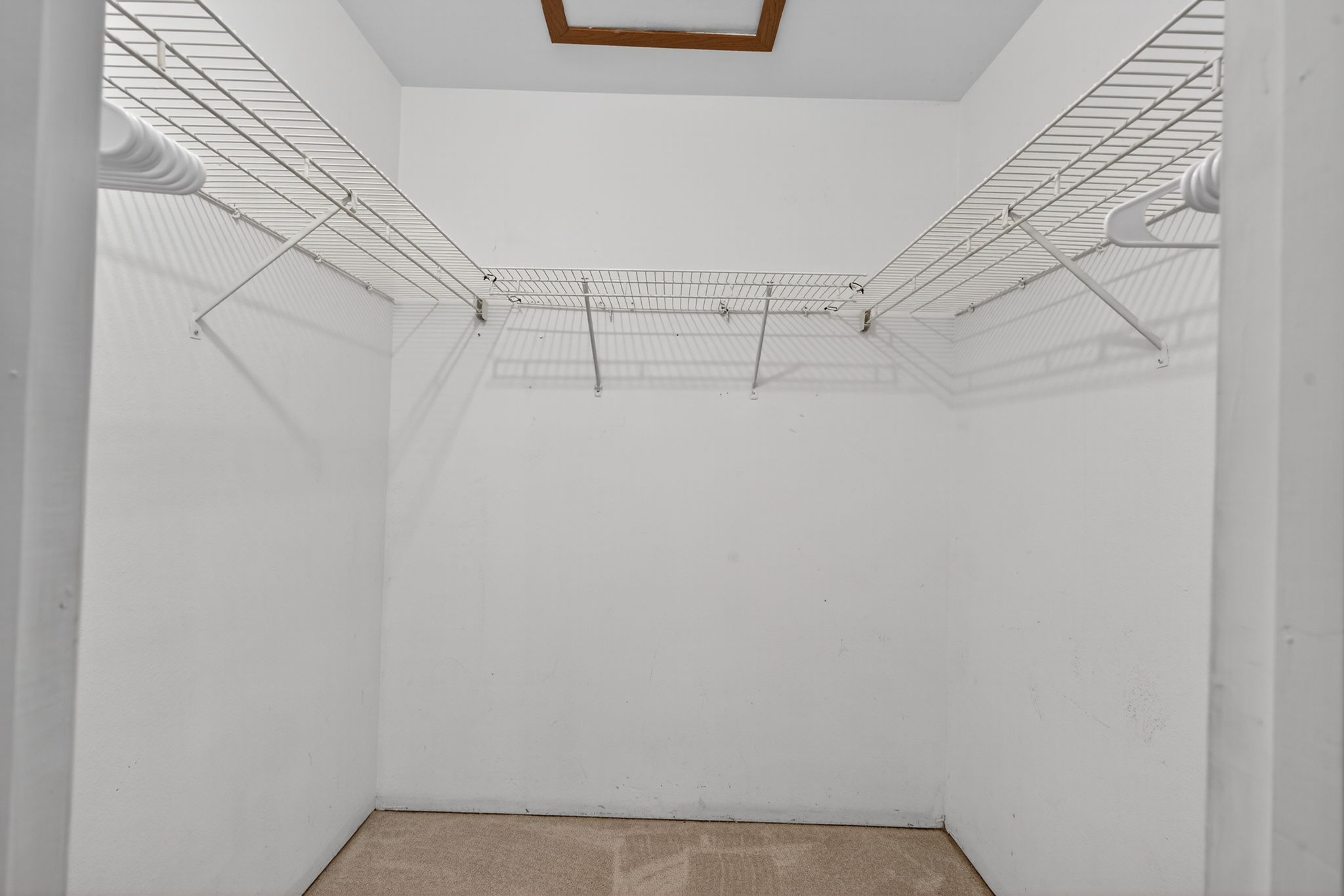 4 Bedrooms Bedrooms, ,2.5 BathroomsBathrooms,Woodford Rentals,For Rent,1387