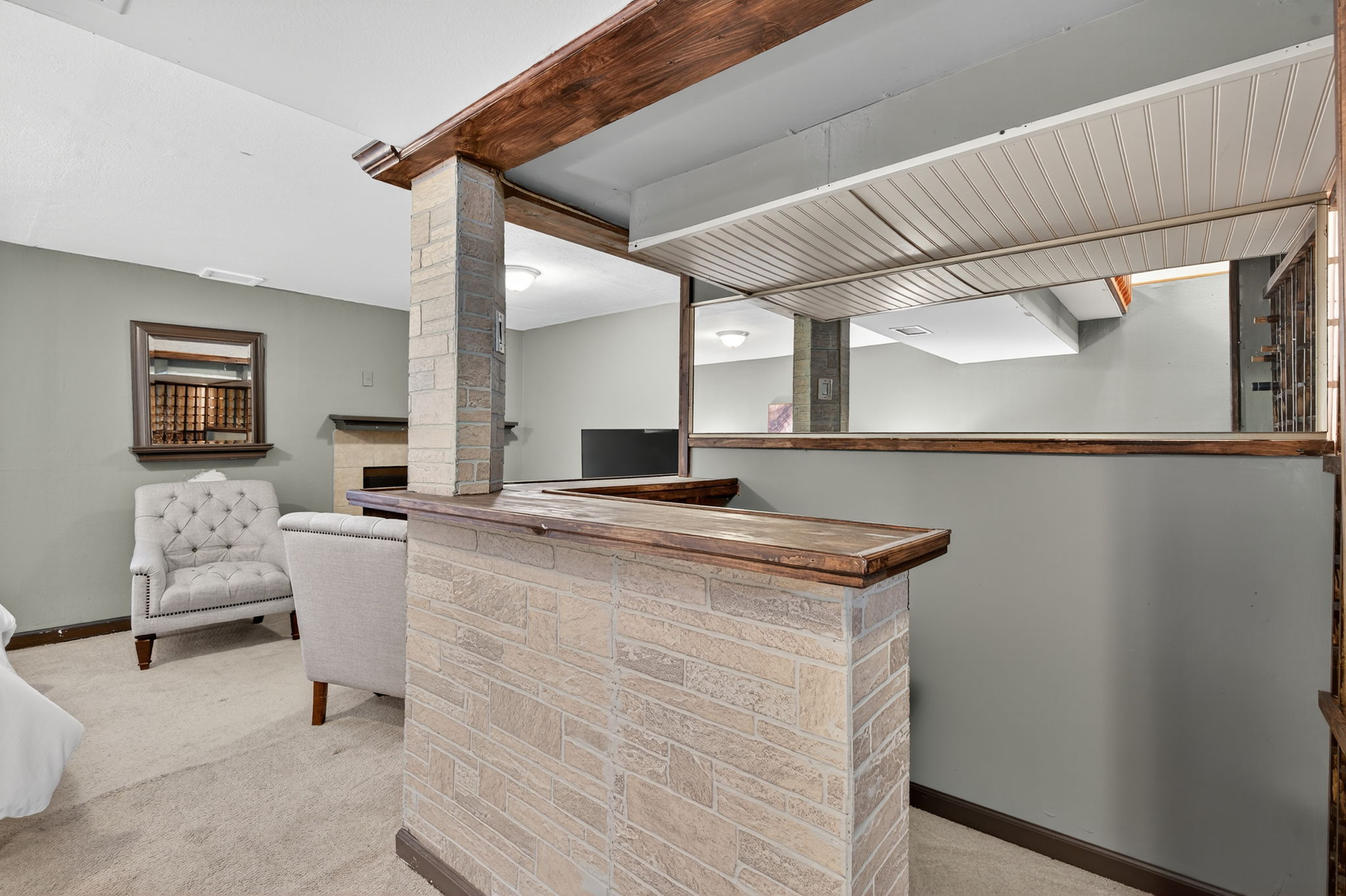 4 Bedrooms Bedrooms, ,2.5 BathroomsBathrooms,Woodford Rentals,For Rent,1387