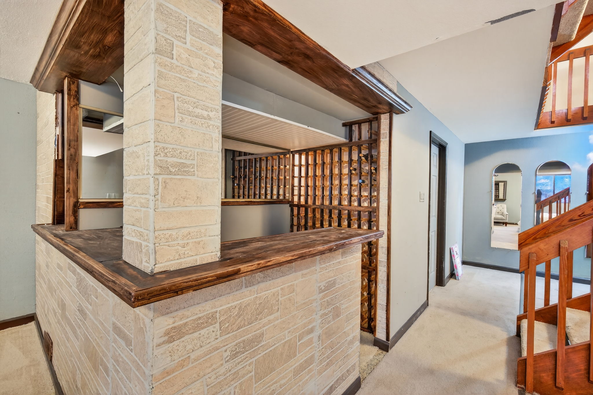 4 Bedrooms Bedrooms, ,2.5 BathroomsBathrooms,Woodford Rentals,For Rent,1387