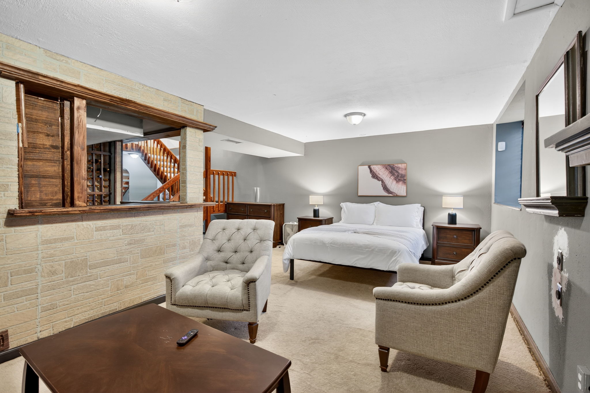 4 Bedrooms Bedrooms, ,2.5 BathroomsBathrooms,Woodford Rentals,For Rent,1387