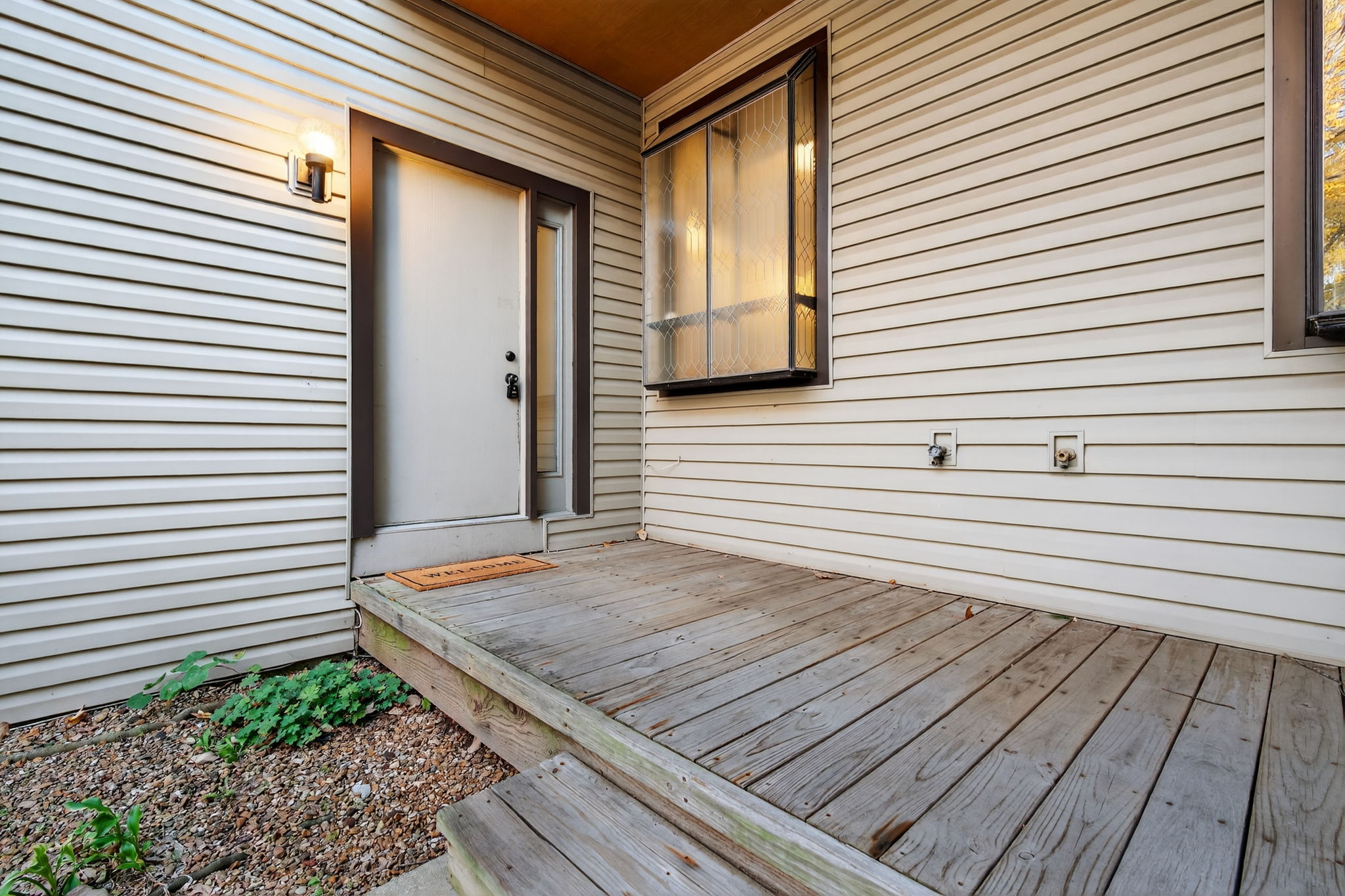 4 Bedrooms Bedrooms, ,2.5 BathroomsBathrooms,Woodford Rentals,For Rent,1387