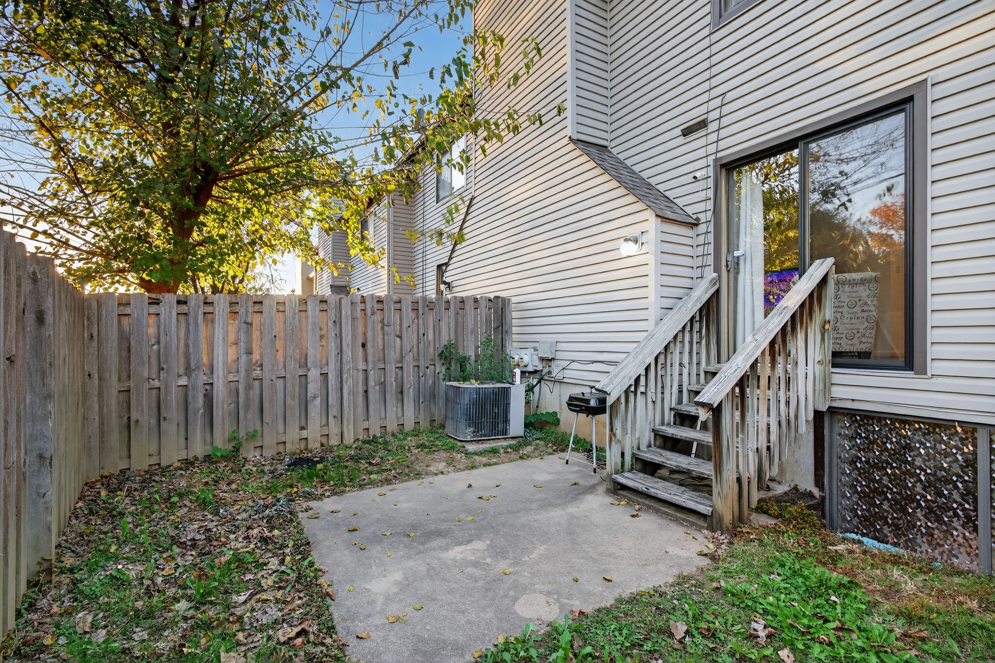 4 Bedrooms Bedrooms, ,2.5 BathroomsBathrooms,Woodford Rentals,For Rent,1387