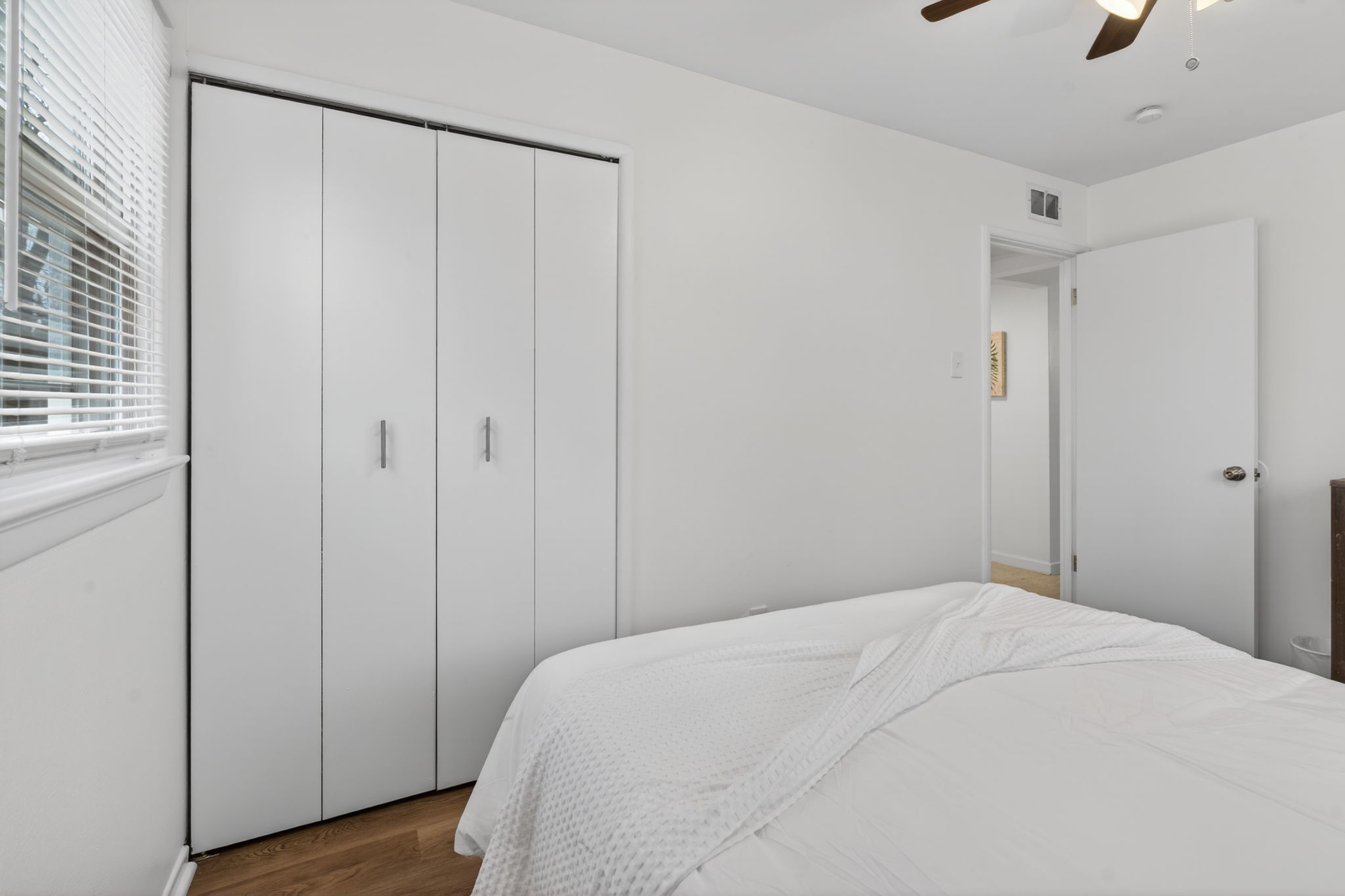 3 Bedrooms Bedrooms, ,2 BathroomsBathrooms,Woodford Rentals,For Rent,1388