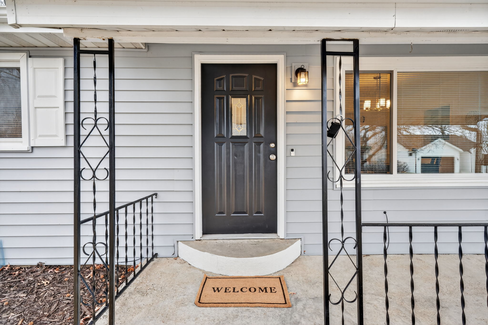 3 Bedrooms Bedrooms, ,2 BathroomsBathrooms,Woodford Rentals,For Rent,1388