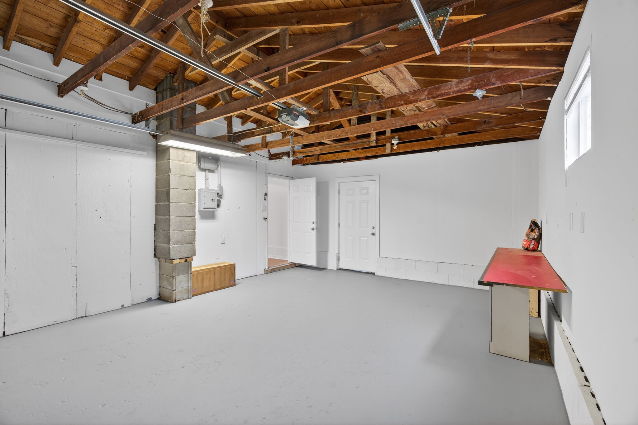 3 Bedrooms Bedrooms, ,2 BathroomsBathrooms,Woodford Rentals,For Rent,1388