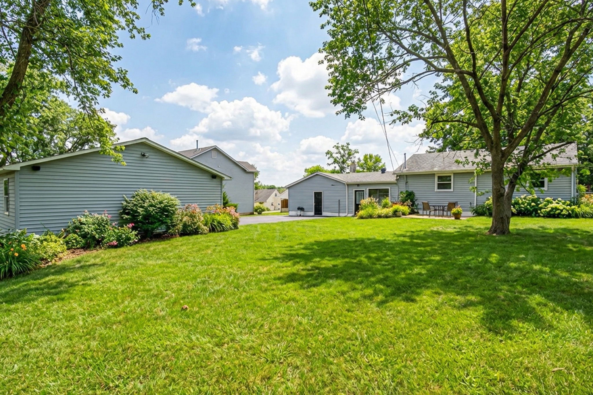 3 Bedrooms Bedrooms, ,2 BathroomsBathrooms,Woodford Rentals,For Rent,1388