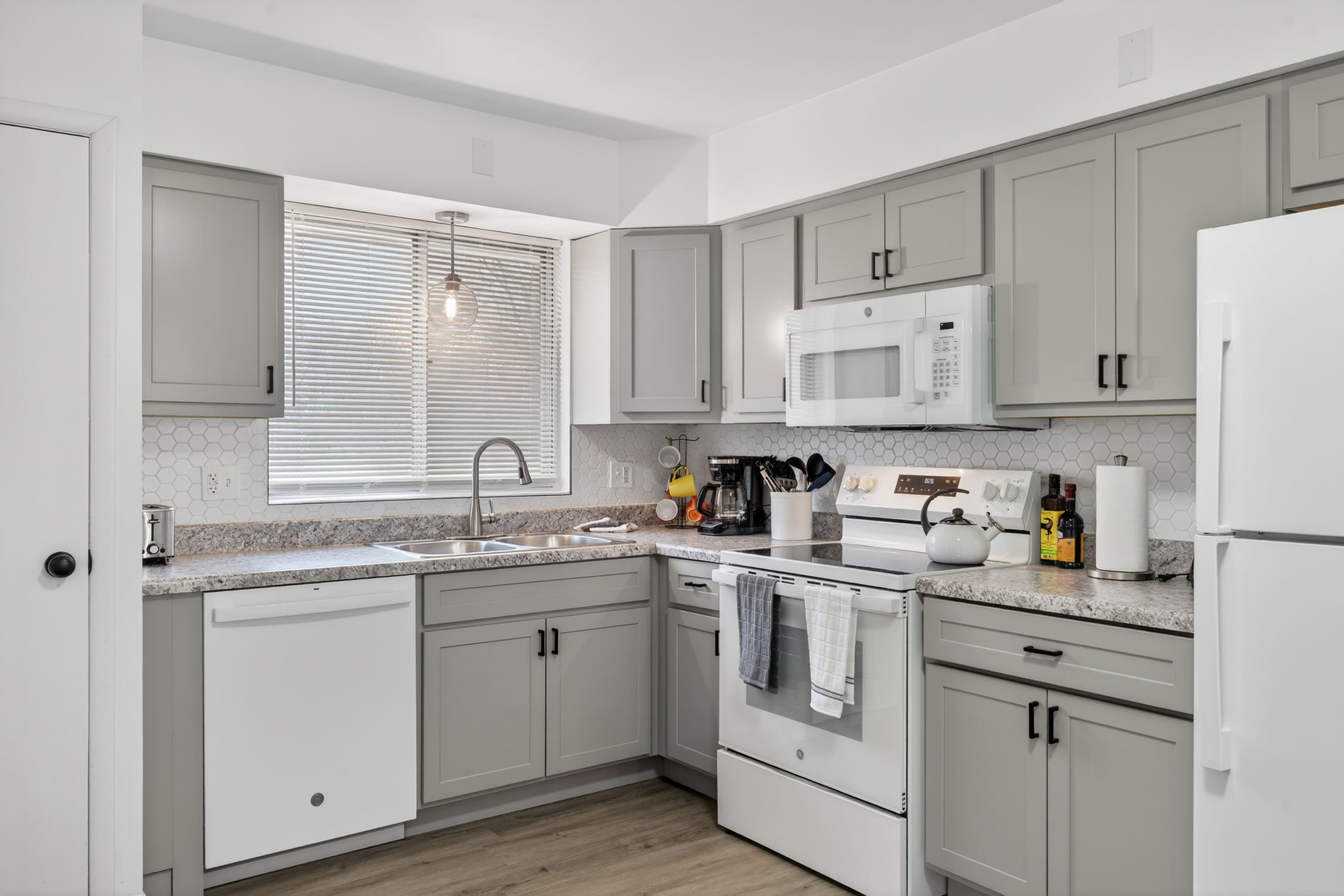 4 Bedrooms Bedrooms, ,1.5 BathroomsBathrooms,Woodford Rentals,For Rent,1389