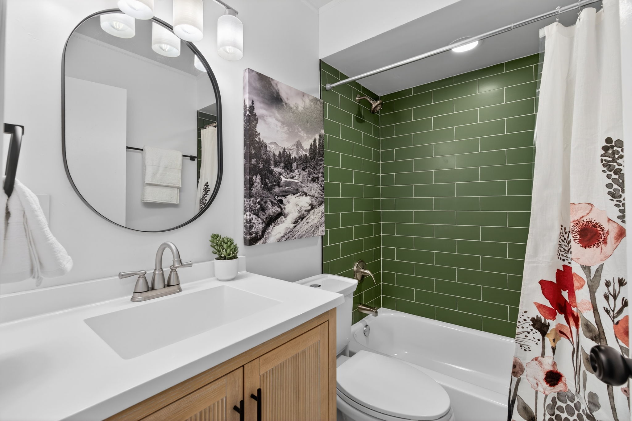 4 Bedrooms Bedrooms, ,1.5 BathroomsBathrooms,Woodford Rentals,For Rent,1389