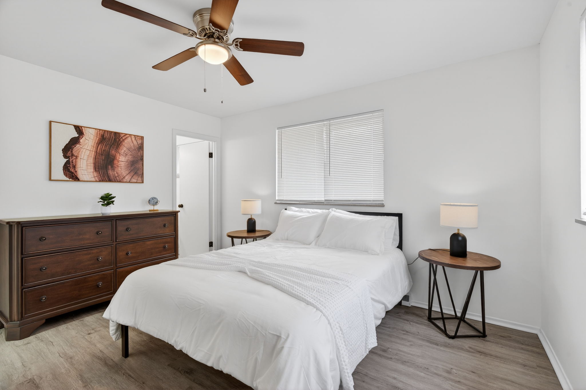 4 Bedrooms Bedrooms, ,1.5 BathroomsBathrooms,Woodford Rentals,For Rent,1389