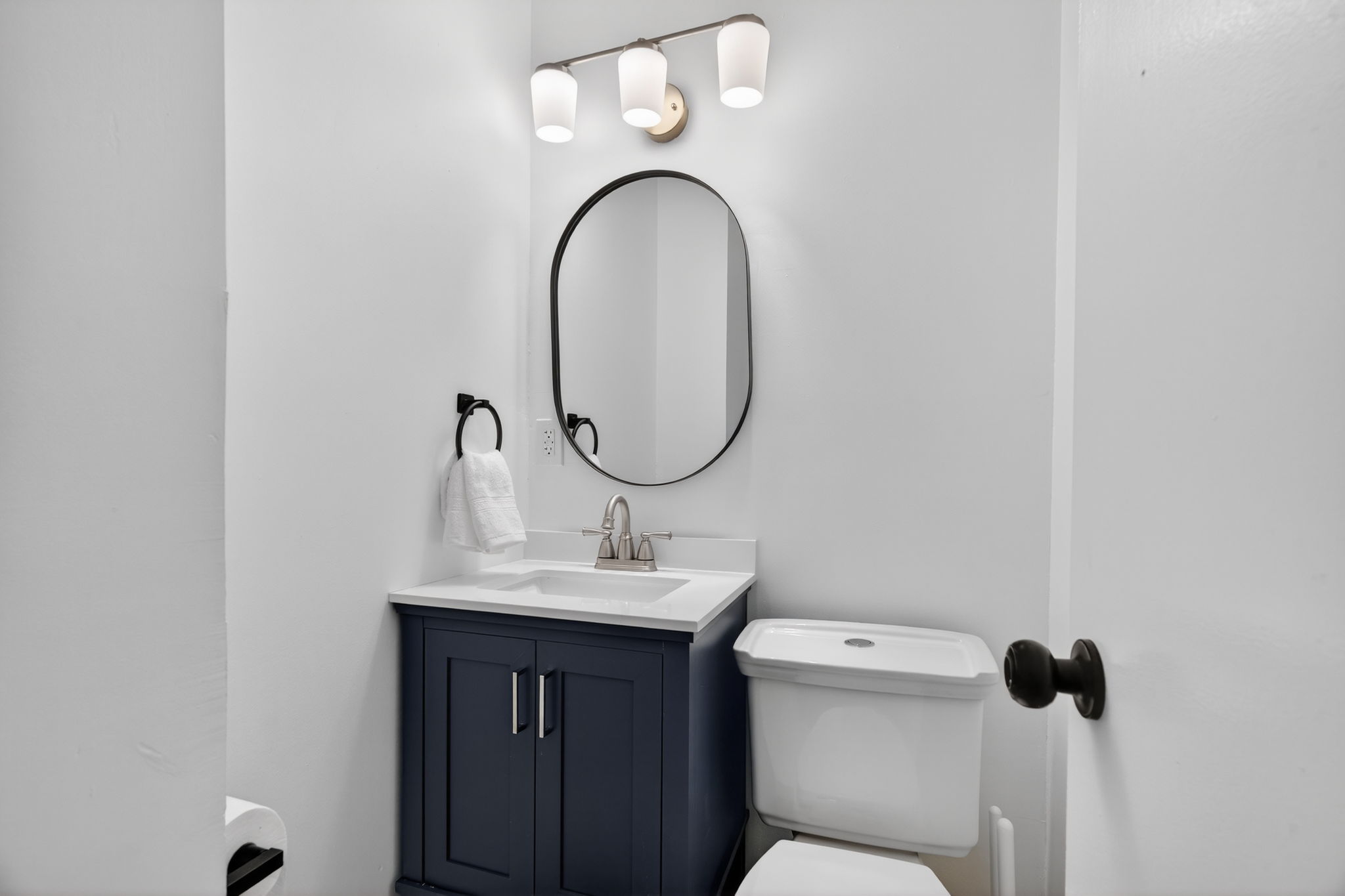 4 Bedrooms Bedrooms, ,1.5 BathroomsBathrooms,Woodford Rentals,For Rent,1389