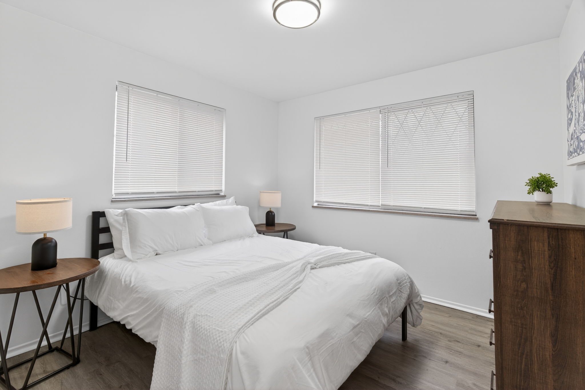 4 Bedrooms Bedrooms, ,1.5 BathroomsBathrooms,Woodford Rentals,For Rent,1389