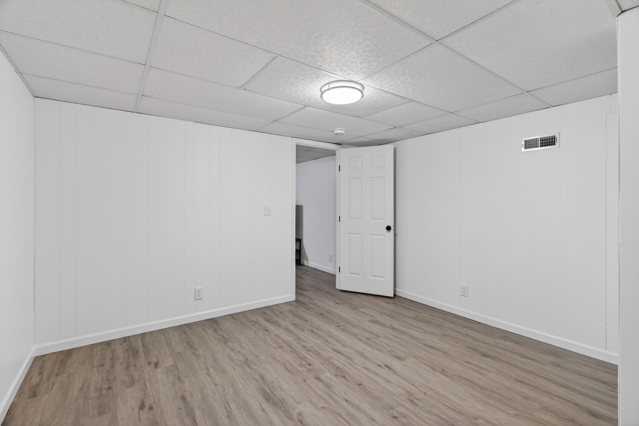 4 Bedrooms Bedrooms, ,1.5 BathroomsBathrooms,Woodford Rentals,For Rent,1389