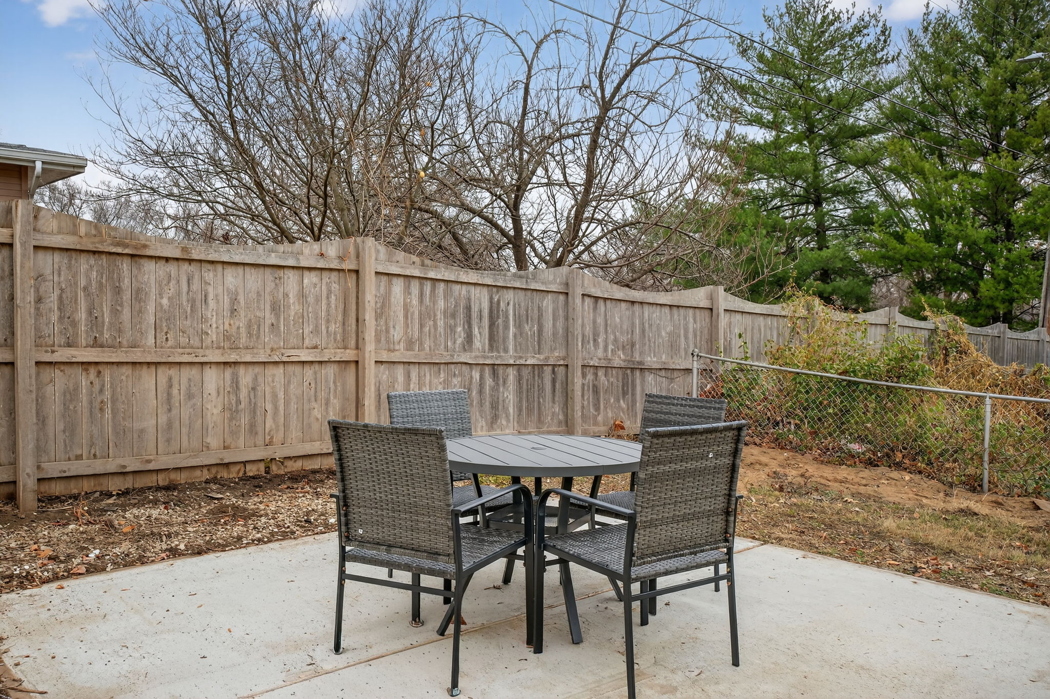 4 Bedrooms Bedrooms, ,1.5 BathroomsBathrooms,Woodford Rentals,For Rent,1389