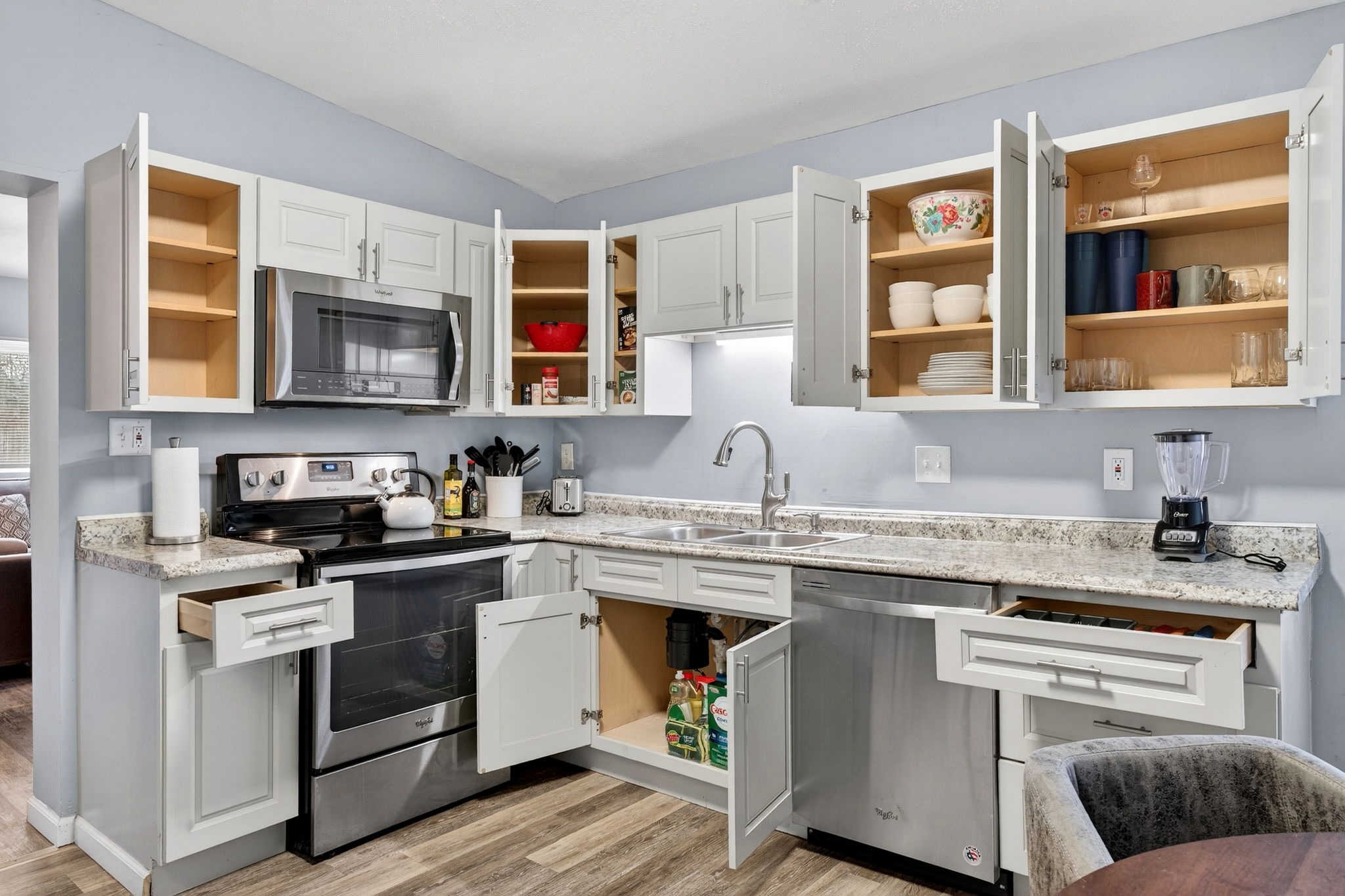 4 Bedrooms Bedrooms, ,1.5 BathroomsBathrooms,Woodford Rentals,For Rent,1390