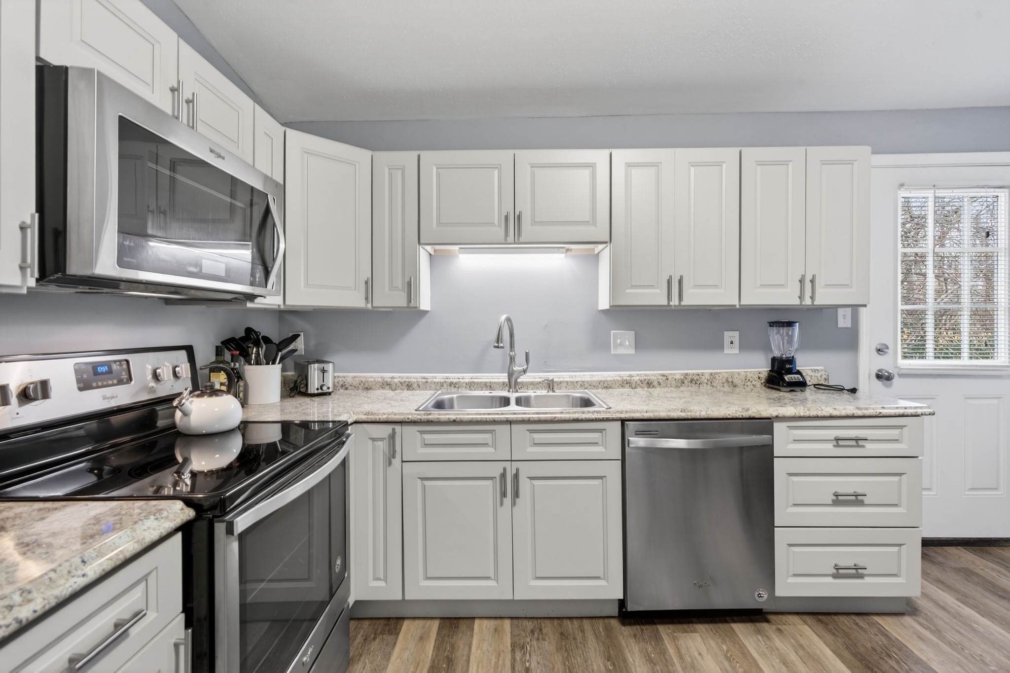 4 Bedrooms Bedrooms, ,1.5 BathroomsBathrooms,Woodford Rentals,For Rent,1390