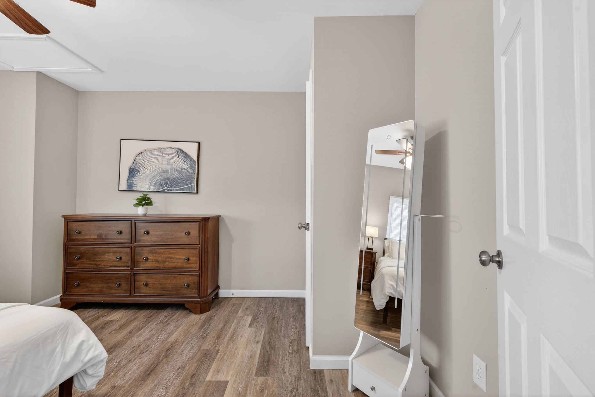 4 Bedrooms Bedrooms, ,1.5 BathroomsBathrooms,Woodford Rentals,For Rent,1390