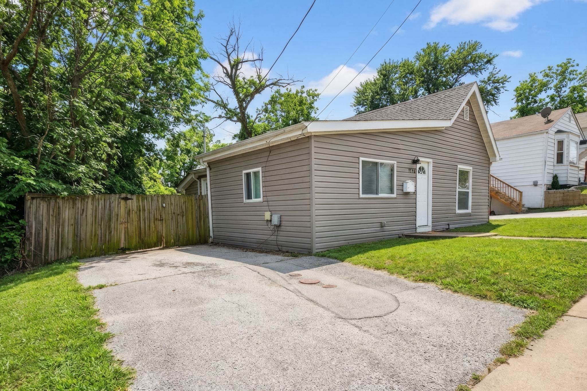 4 Bedrooms Bedrooms, ,1.5 BathroomsBathrooms,Woodford Rentals,For Rent,1390